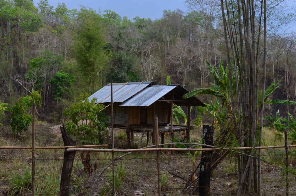 Anhand dieser Hütte wird klar, wie Bauern hier leben. Ohne fließendes Wasser, ohne Strom.