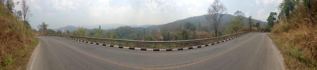 Der Weg von Pai nach Chiang Mai hat zwar nur 762 Kurven, diese haben es aber in sich.